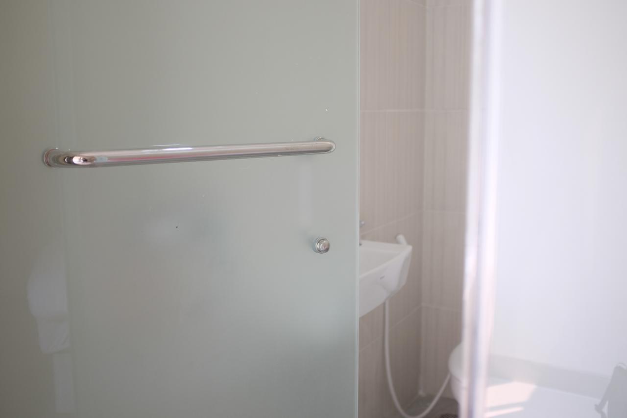 Reddoorz Plus Near Mall Ciputra Cakarta Dış mekan fotoğraf